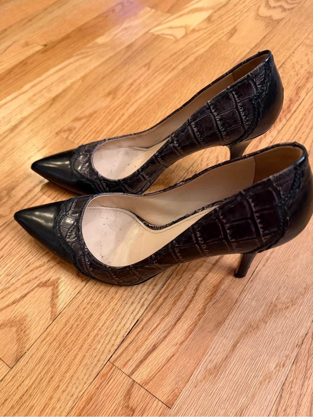 Prada Calzature Donna Embossed Croc Black & Gray Leather Pumps Shoe